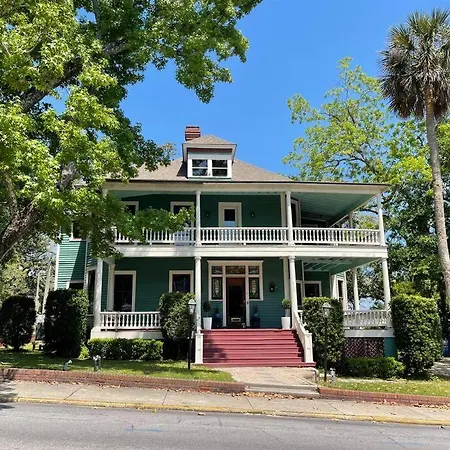 Large Historical Home For Groups Walk To Downtown!